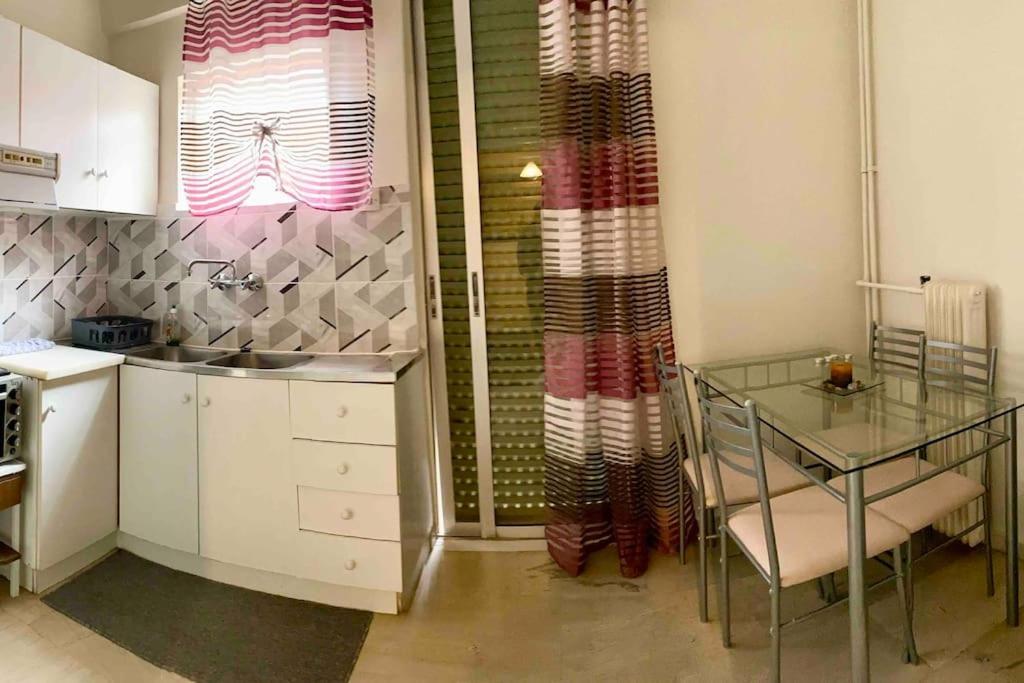 Appartamento B&J City Center Kalamata Esterno foto
